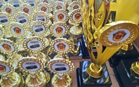 Üçüncü Klasik Otomobil Geçit Törenini